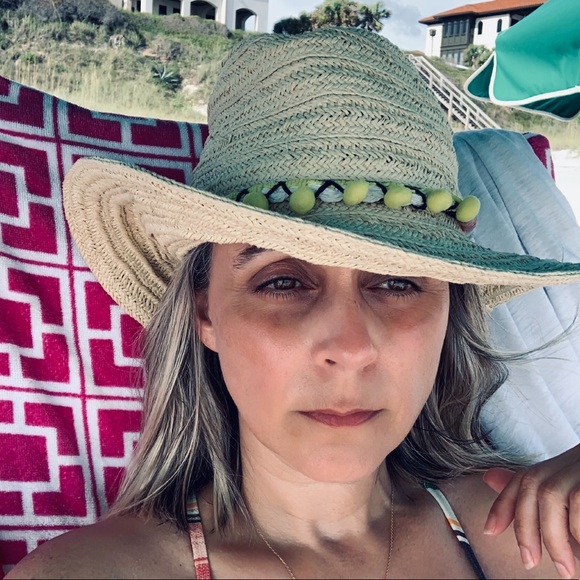 Meet your Posher, Elise - Picture 5 of 7